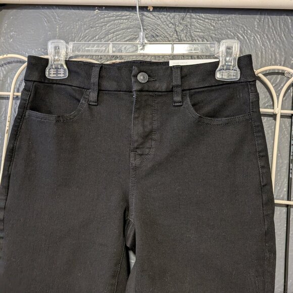 BNWT. Size 4 Short. American Eagle True Black Curvy High Rise Jegging. - Picture 7 of 8